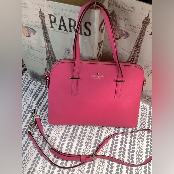 kate spade Handbags - LIKE NEW KATE SPADE HOT PINK CROSSBODY BAG.